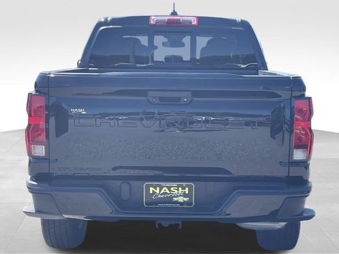 Used 2023 Chevrolet Colorado W/T w/ WT Convenience Package II RWD image 4