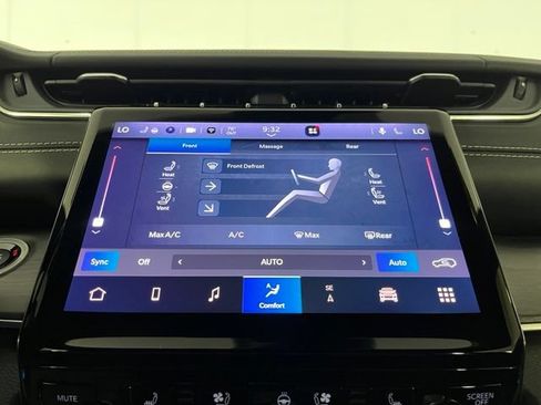 Used 2022 Jeep Grand Cherokee L Overland w/ Luxury Tech Group IV AWD/4WD image 30