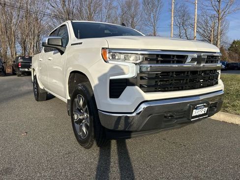 Used 2022 Chevrolet Silverado 1500 LT image 2