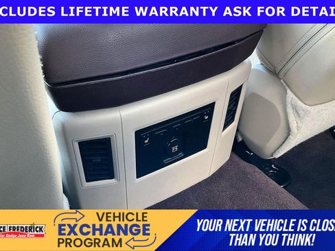 Used 2018 RAM 1500 Laramie w/ Convenience Group AWD/4WD image 28