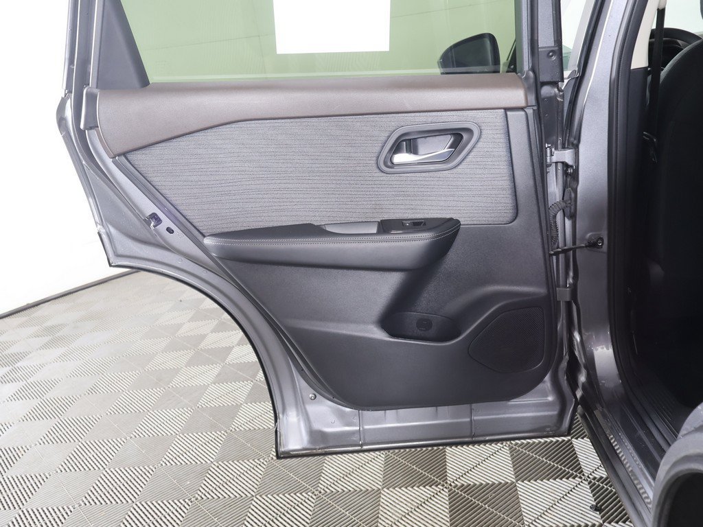 Used 2023 Nissan Rogue SV AWD/4WD image 23