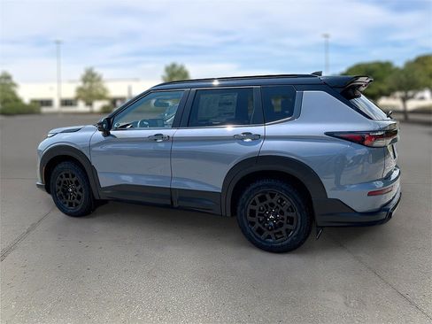 New 2025 Mitsubishi Outlander Trail Edition image 5