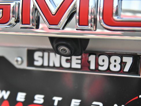 Used 2023 GMC Acadia SLT image 41