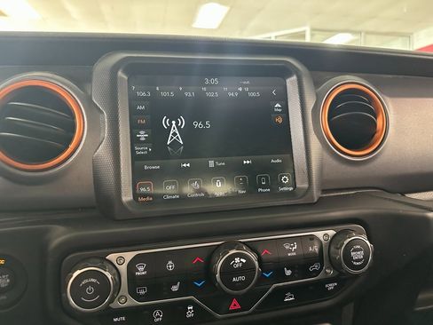 Certified 2020 Jeep Gladiator Mojave w/ Dual Top Group image 20