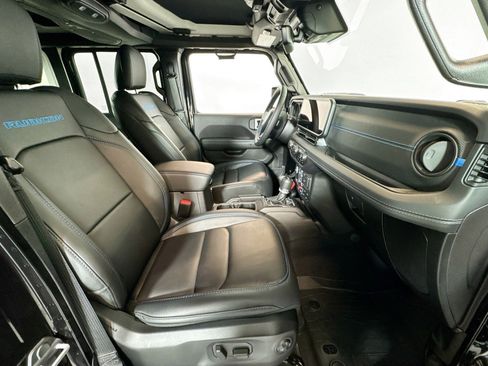 Used 2025 Jeep Wrangler Unlimited Rubicon 4xe image 26