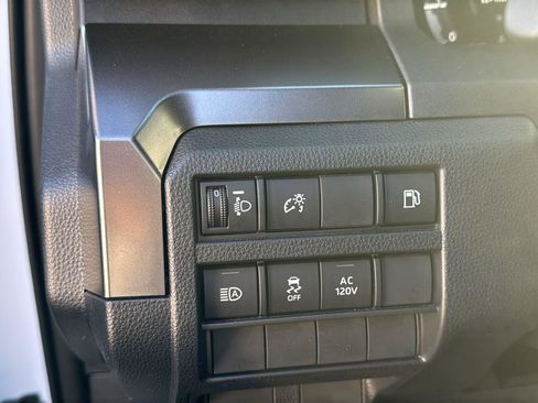 Used 2025 Toyota 4Runner 4WD image 11