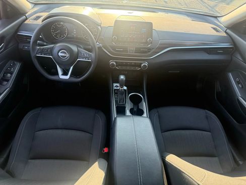 Used 2024 Nissan Altima 2.5 SV image 29