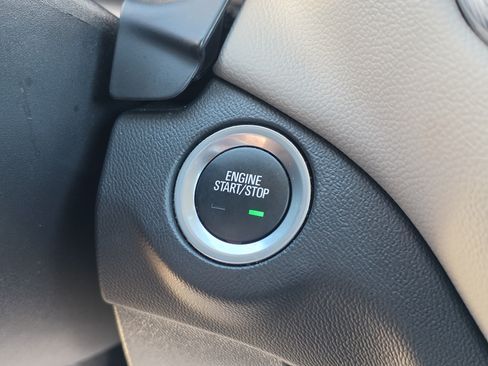 Used 2024 Chevrolet Equinox LT FWD image 36