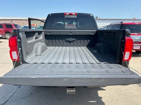 Used 2018 Chevrolet Silverado 1500 High Country image 16