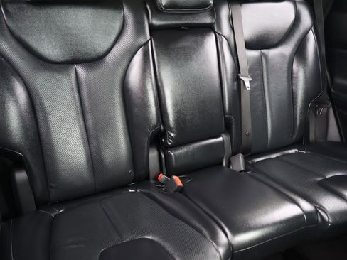 Used 2020 Hyundai Santa Fe SEL w/ Convenience Package image 18