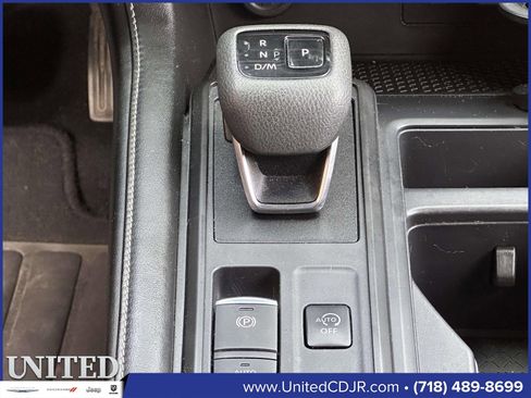 Used 2023 Nissan Pathfinder S image 21