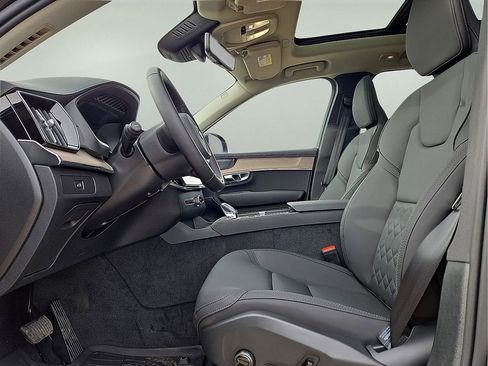 New 2026 Volvo XC90 B6 Plus image 24