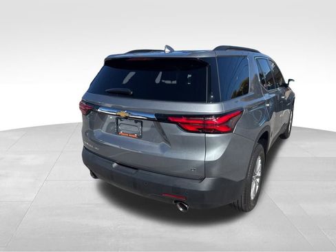 Used 2023 Chevrolet Traverse LT image 5