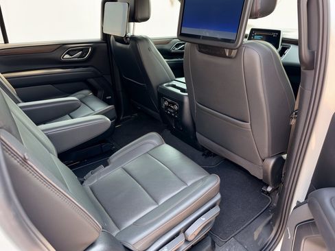 Certified 2024 Chevrolet Suburban High Country AWD/4WD image 29