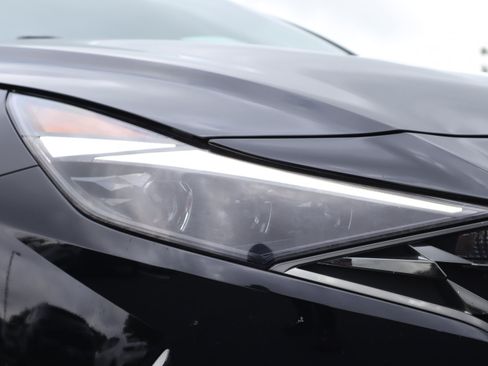 Used 2023 Hyundai Elantra Limited FWD image 32