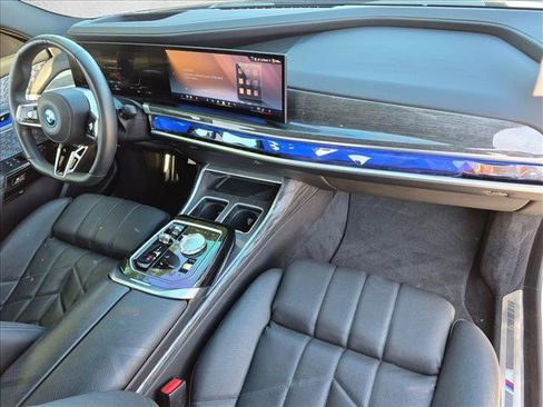 Used 2023 BMW i7 xDrive60 w/ Executive Package 2 AWD/4WD image 23