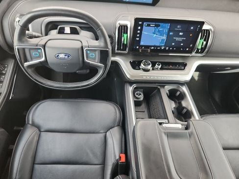 Used 2025 Ford Expedition Max Platinum AWD/4WD image 10