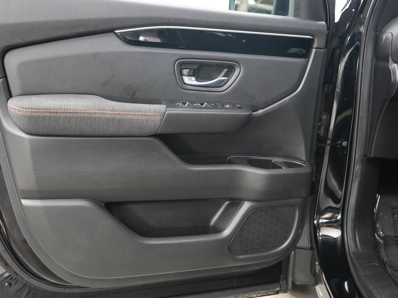 Used 2025 Honda Pilot Sport image 18