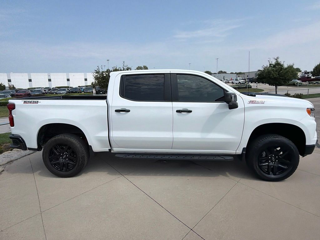 Used 2023 Chevrolet Silverado 1500 LT Trail Boss w/ Convenience Package II AWD/4WD image 16