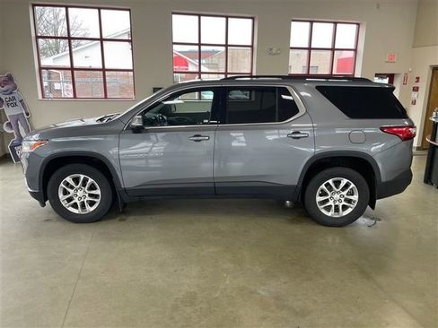 Used 2021 Chevrolet Traverse LT image 4