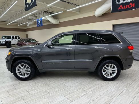 Used 2018 Jeep Grand Cherokee Overland image 10