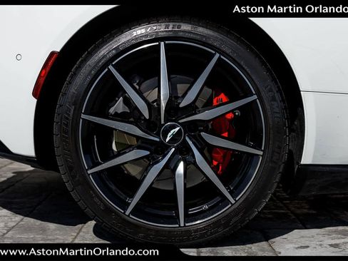 Used 2019 Aston Martin DB11 Volante image 24