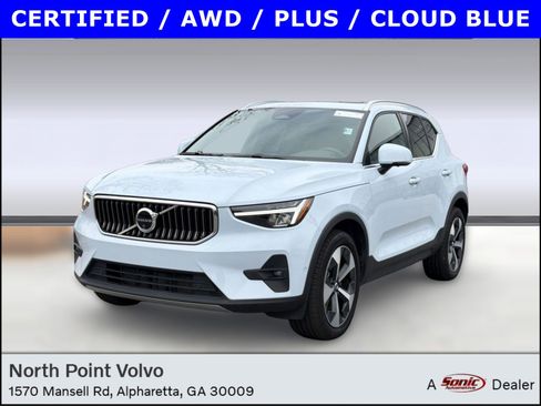 Certified 2025 Volvo XC40 B5 Plus image 1