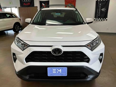 Used 2020 Toyota RAV4 XLE w/ XLE Grade Weather Package FWD image 16