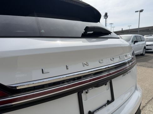 Used 2020 Lincoln Nautilus Reserve w/ Equipment Group 201A image 8