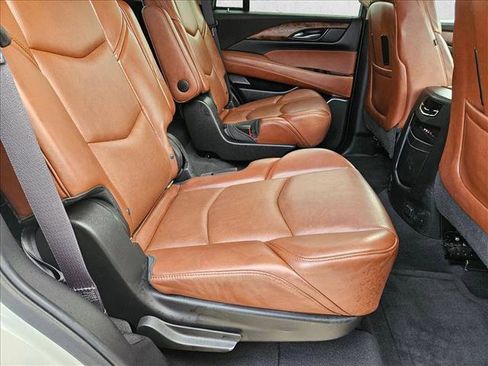 Used 2015 Cadillac Escalade Premium image 20