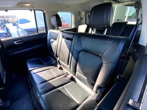 Used 2012 Honda Pilot Touring image 18
