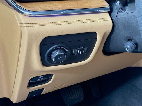 Used 2024 Jeep Grand Cherokee Summit image 10