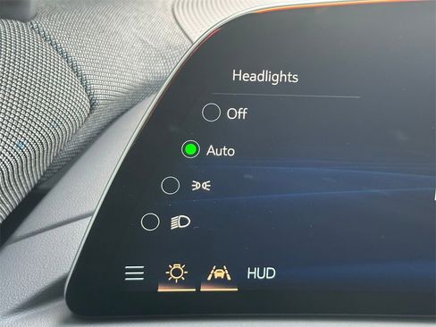 New 2026 Cadillac Optiq Luxury 2 image 34