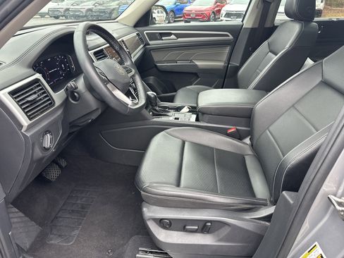 Used 2022 Volkswagen Atlas SE w/ Panoramic Sunroof Package image 9