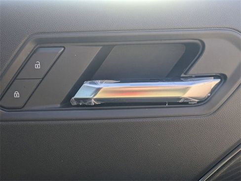 Used 2025 GMC Canyon AT4 image 33