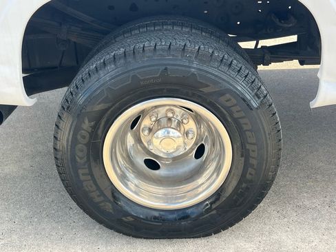 Used 2000 Ford F350 4x4 Regular Cab DRW Super Duty image 19