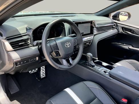 Used 2026 Toyota Camry SE w/ Convenience Package FWD image 17