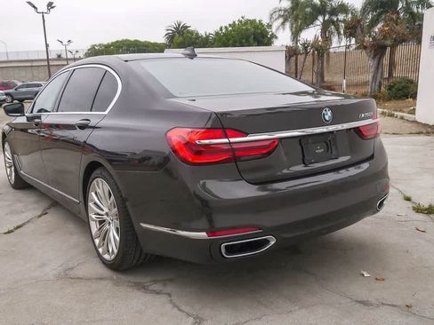 Used 2017 BMW 750i RWD image 7
