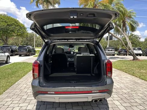 Used 2025 Hyundai Palisade SEL FWD image 28
