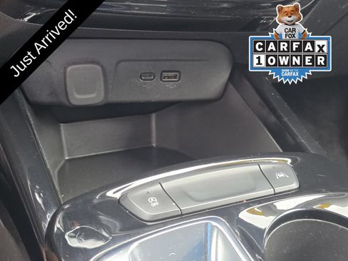 Used 2024 Chevrolet Trax LT w/ LT Convenience Package FWD image 18