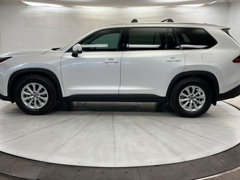 Used 2024 Toyota Grand Highlander AWD Hybrid image 2