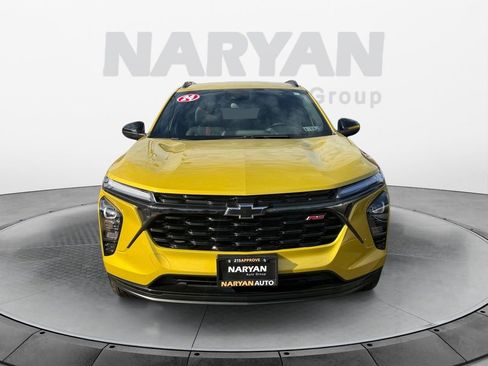 Used 2024 Chevrolet Trax RS w/ Driver Confidence Package image 3