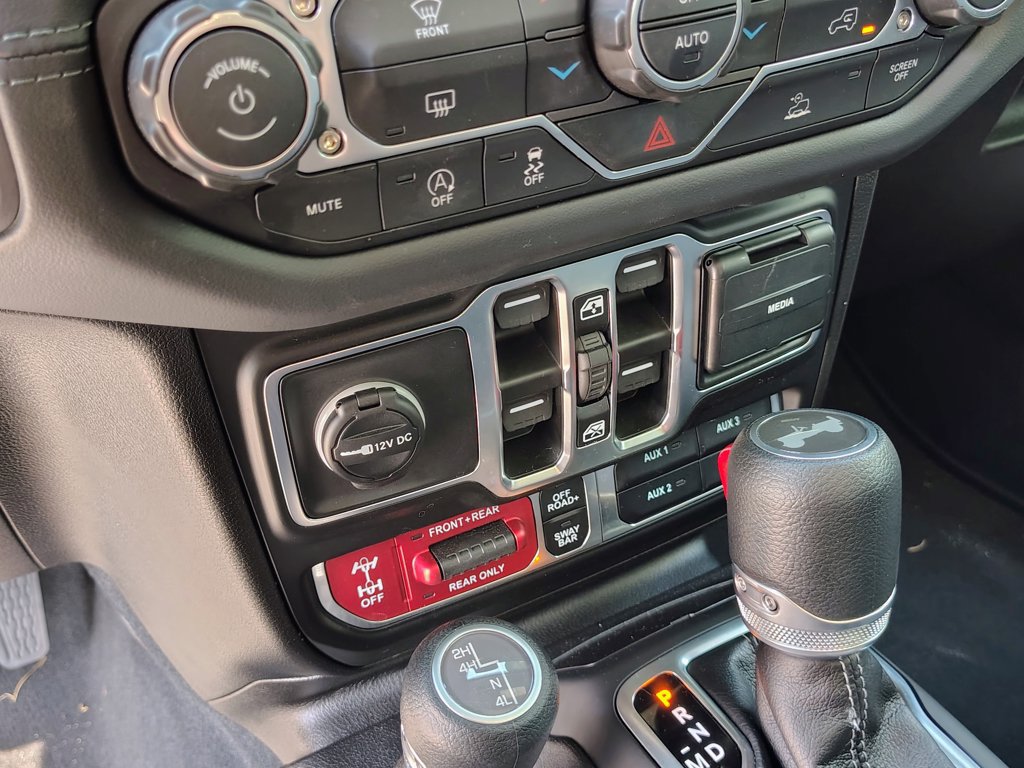 Used 2026 Jeep Wrangler Unlimited Rubicon AWD/4WD image 24