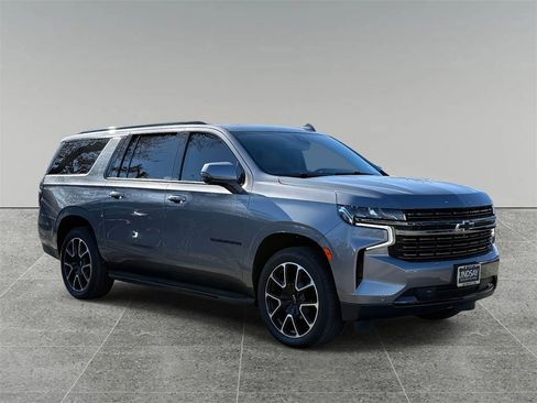 Used 2021 Chevrolet Suburban RST w/ Luxury Package image 9