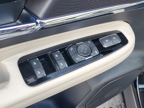 New 2026 Lincoln Corsair Premiere image 10