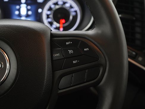 Used 2022 Jeep Cherokee Trailhawk w/ Trailhawk Elite Value Package AWD/4WD image 27