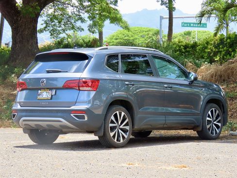 Used 2022 Volkswagen Taos SE FWD image 6