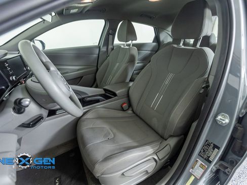 Used 2021 Hyundai Elantra SEL image 23