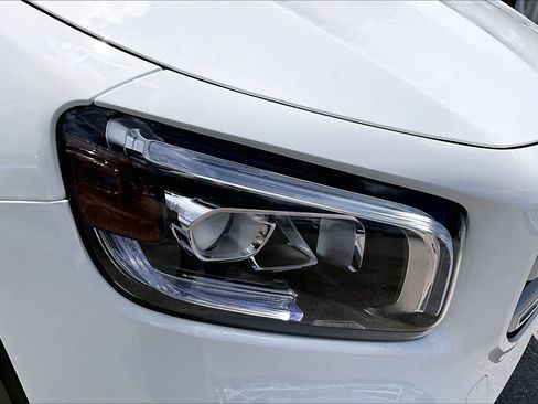 Used 2023 Mercedes-Benz GLB 250 image 28