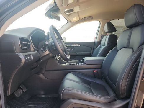 Used 2025 Honda Pilot EX-L image 11